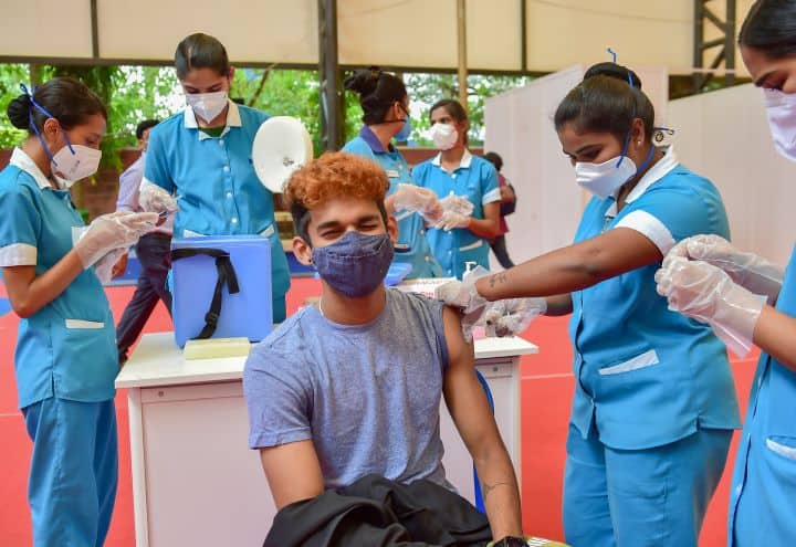 కొన్ని జార్ఖండ్ గ్రామాల్లో మొత్తం అర్హతగల జనాభా, నక్సల్-హిట్ ప్రాంతాలతో సహా, టీకాలు వేయబడింది: ప్రభుత్వం