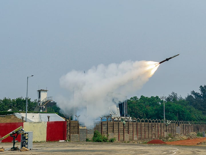 DRDO చాలా తక్కువ శ్రేణి ఎయిర్ డిఫెన్స్ సిస్టమ్ VSHORADS రాజ్‌నాథ్ సింగ్ మానవరహిత వైమానిక లక్ష్యాల విమాన పరీక్షను విజయవంతంగా నిర్వహించింది