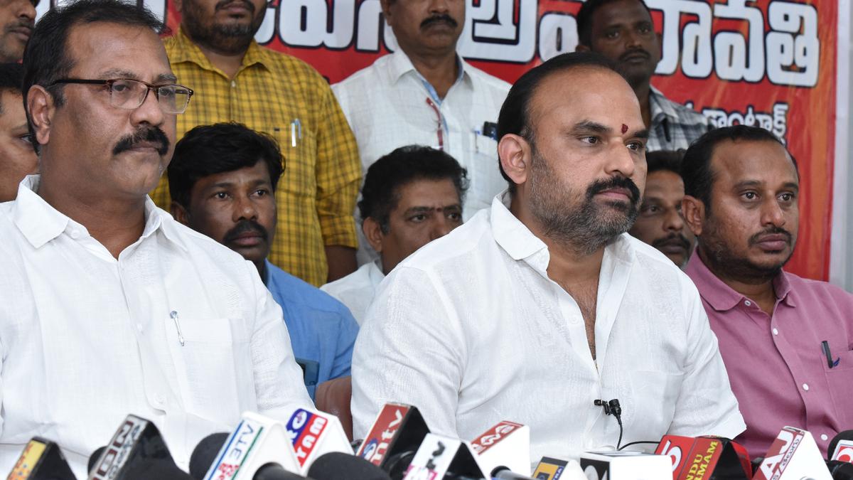 ఏపీజేఏసీ ఉద్యోగులు మార్చి 9 నుంచి సమ్మెకు దిగనున్నారు