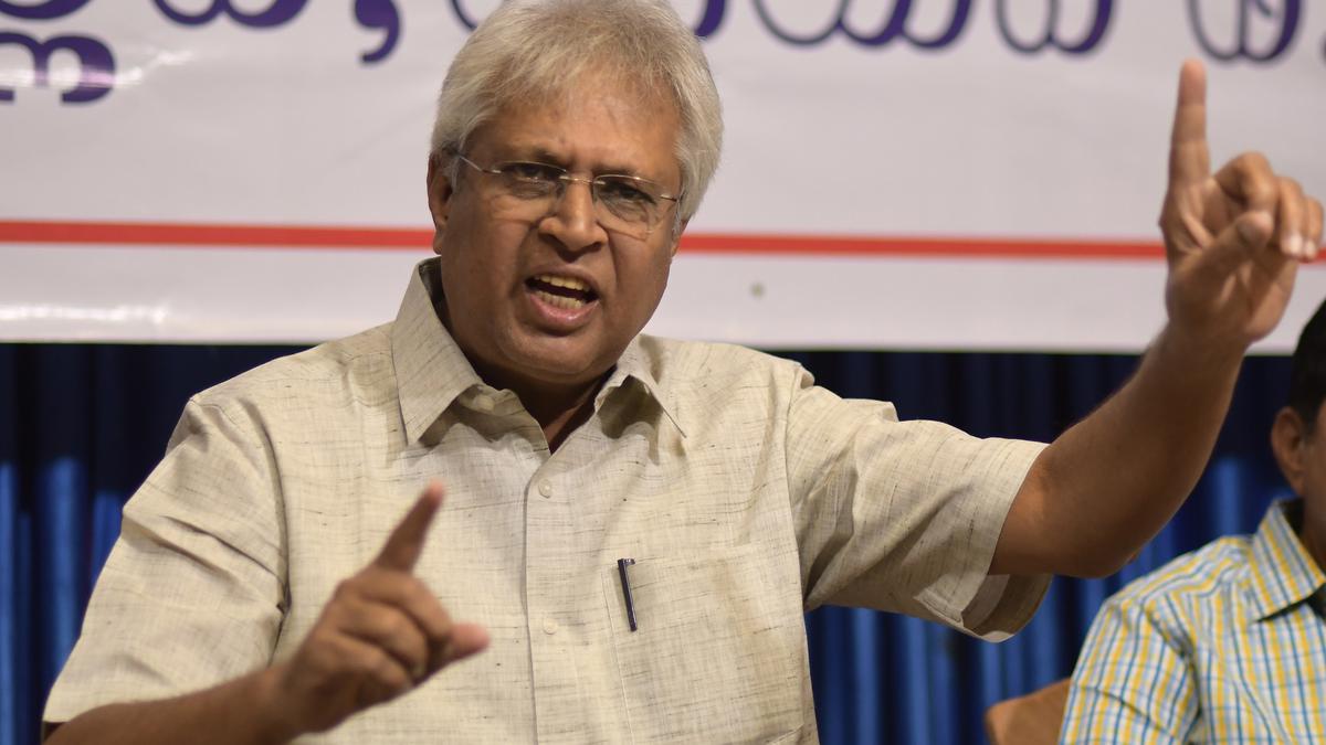 మార్గదర్శి చిట్‌ఫండ్‌ కేసులో సెబీ విచారణ జరిపించాలని వుండవల్లి అరుణ్‌కుమార్‌ కోరారు