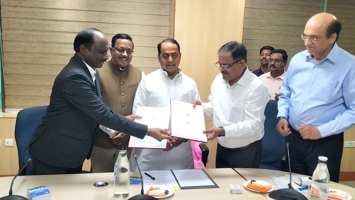 విద్యార్థుల్లో సైన్స్‌ను ప్రోత్సహించేందుకు IIIT బాసర, TSCOST టై అప్
