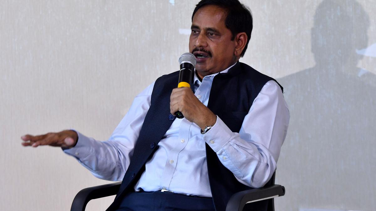 హైదరాబాద్ మెట్రో రైల్ ఎండీకి అవార్డు