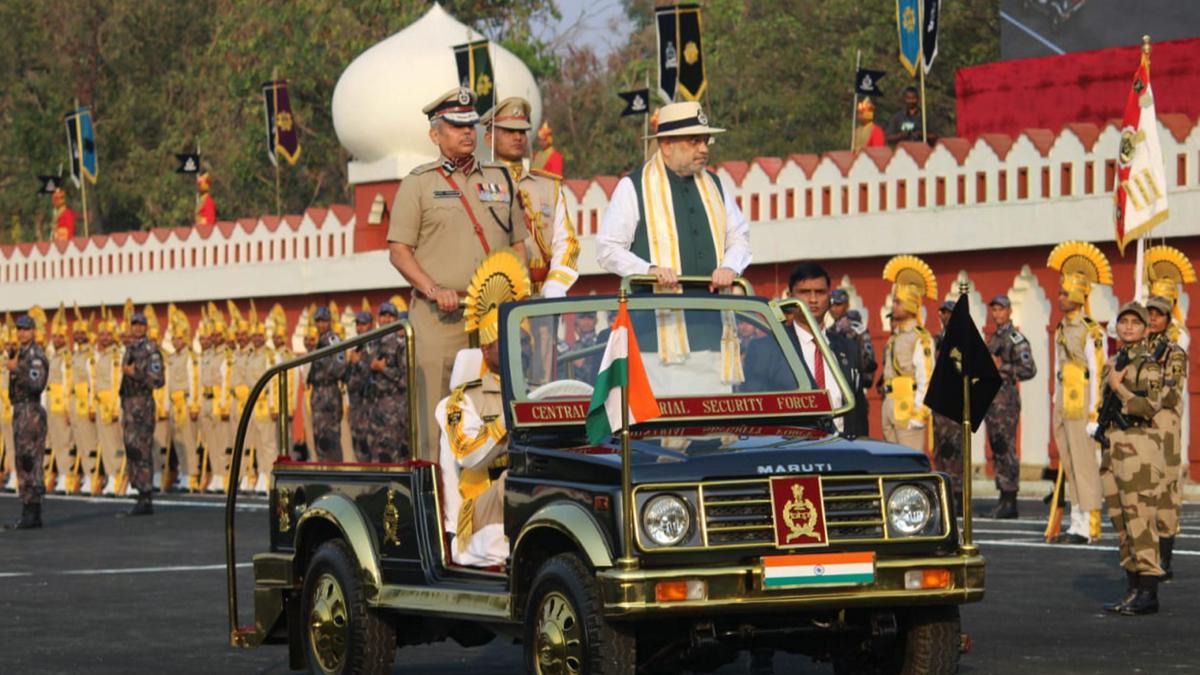 హైదరాబాద్‌లో జరిగిన సీఐఎస్‌ఎఫ్ రైజింగ్ డే పరేడ్‌కు అమిత్ షా హాజరయ్యారు